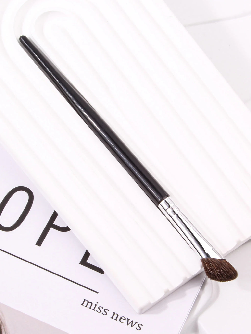 Nose Contour &amp; Highlight Brush
